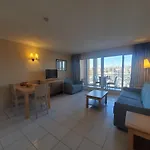 Cap Hermes 31m2 Vue Port Climatise Piscine, Apartmán *